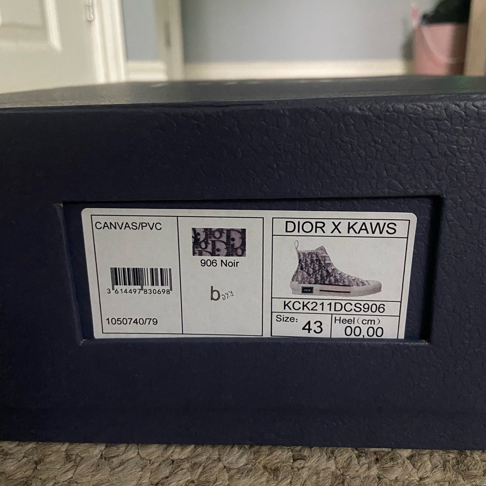dior shoes. didnt like how they fit me - Picture 5 of 5